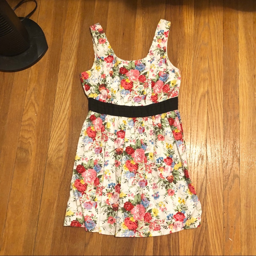 Forever 21 White Floral Dress Medium